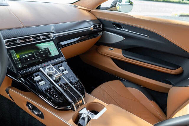 2025 Aston Martin Vantage