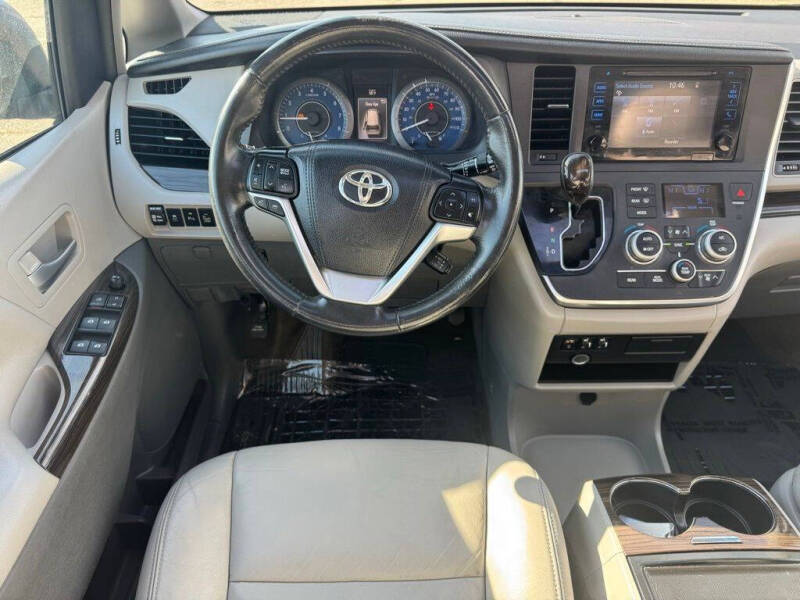 2016 Toyota Sienna