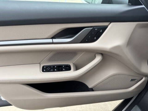 2025 Porsche Taycan 4