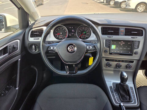 2017 Volkswagen Golf TSI S