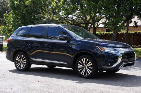 2020 Mitsubishi Outlander for sale at Car Depot in Miramar FL