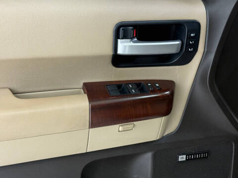 2011 Toyota Sequoia Platinum