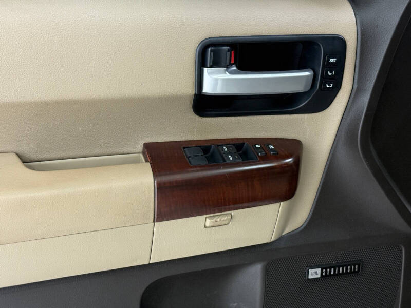 2011 Toyota Sequoia Platinum