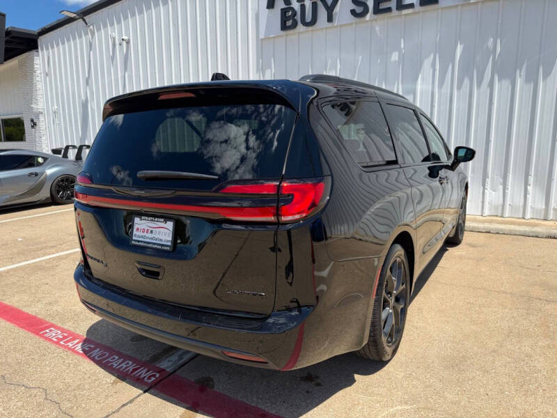 2025 Chrysler Pacifica Limited