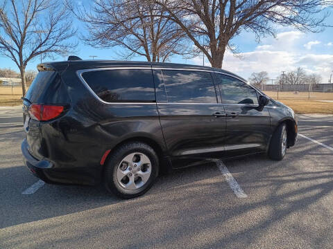 2017 Chrysler Pacifica LX