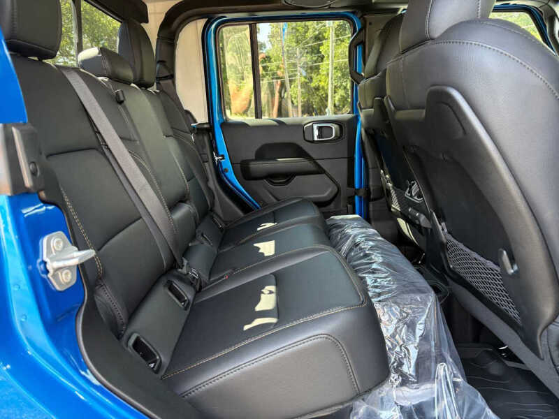 2025 Jeep Gladiator High Tide