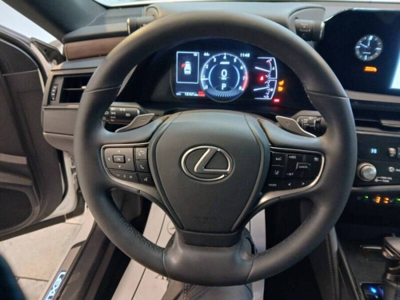 2023 Lexus ES 250