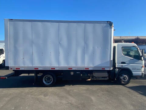 2016 Mitsubishi Fuso FE180