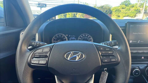 2022 Hyundai Venue SE