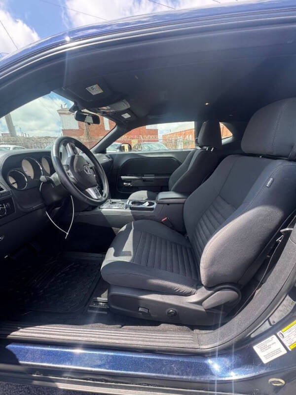 2012 Dodge Challenger SXT