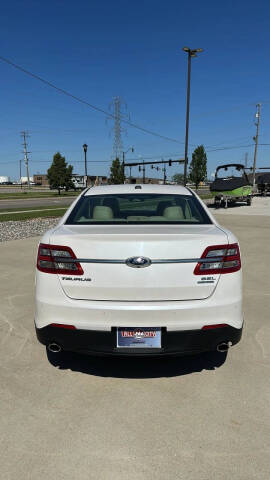 2014 Ford Taurus SEL