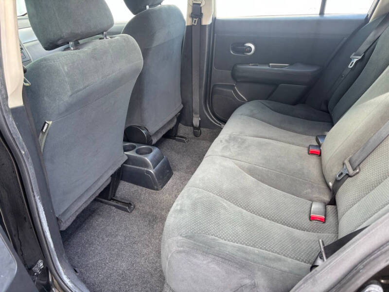 2011 Nissan Versa 1.8 S