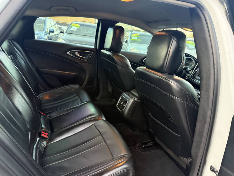 2016 Chrysler 200 C Platinum