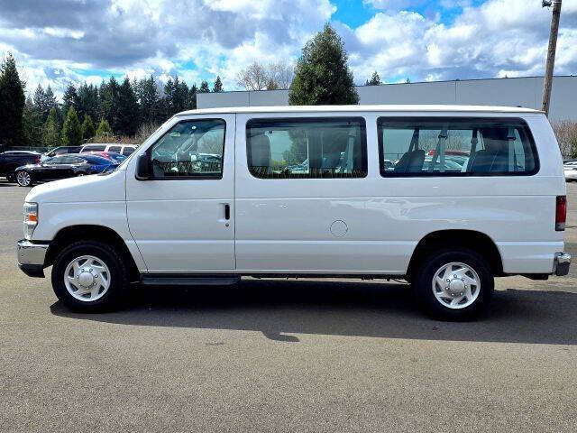 2011 Ford E-Series E-350 SD XLT