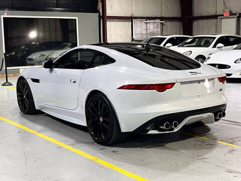 2016 Jaguar F-TYPE R