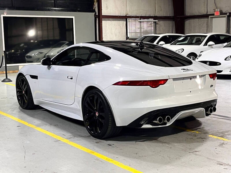 2016 Jaguar F-TYPE R