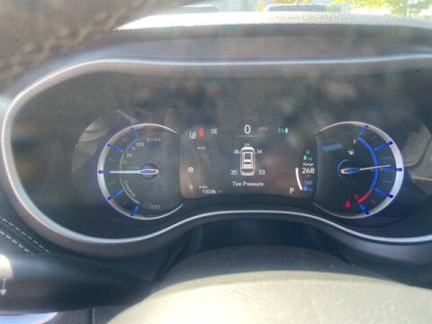 2025 Chrysler Pacifica Plug-In Hybrid