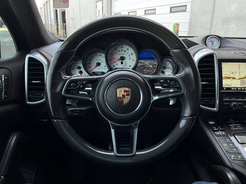 2016 Porsche Cayenne GTS