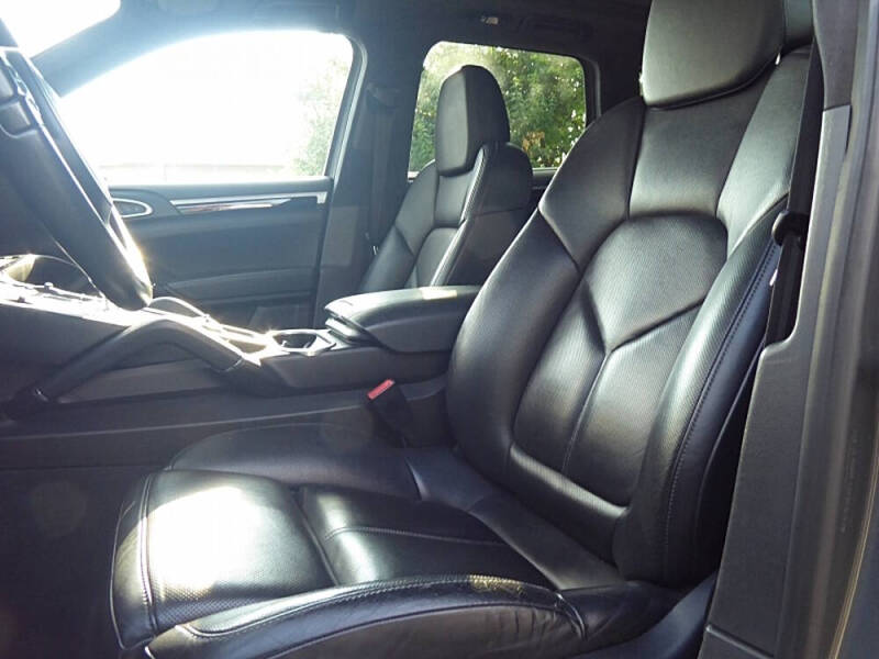 2014 Porsche Cayenne GTS