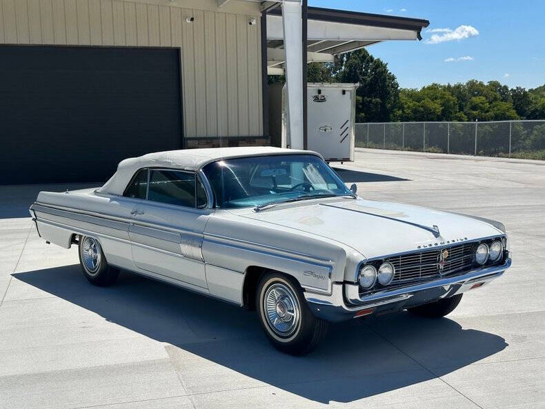 1962 Oldsmobile Starfire