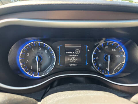 2017 Chrysler Pacifica Touring-L