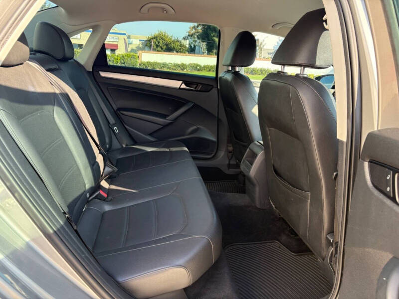 2012 Volkswagen Passat SE PZEV