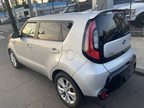 2016 Kia Soul +