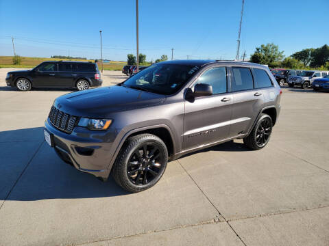 2017 Jeep Grand Cherokee for sale at De Anda Auto Sales in Storm Lake IA