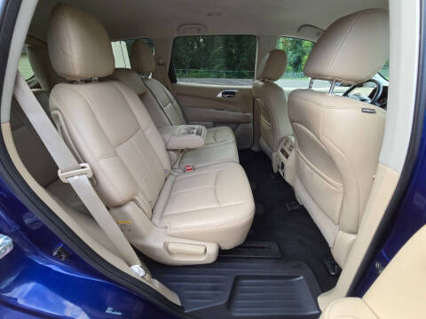 2017 Nissan Pathfinder SL