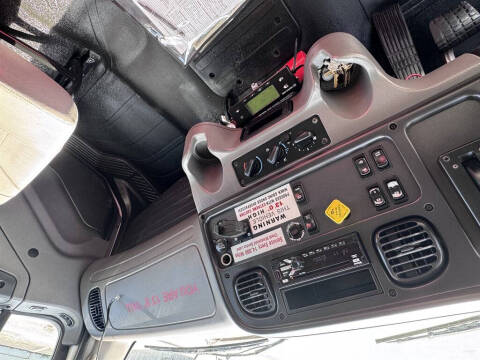 2018 Freightliner M2 106