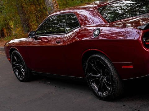 2018 Dodge Challenger SXT Plus