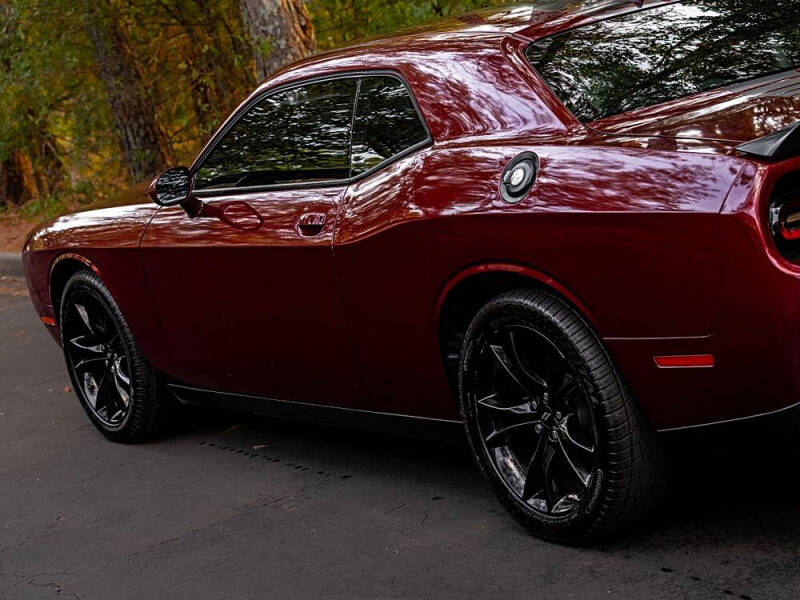 2018 Dodge Challenger SXT Plus