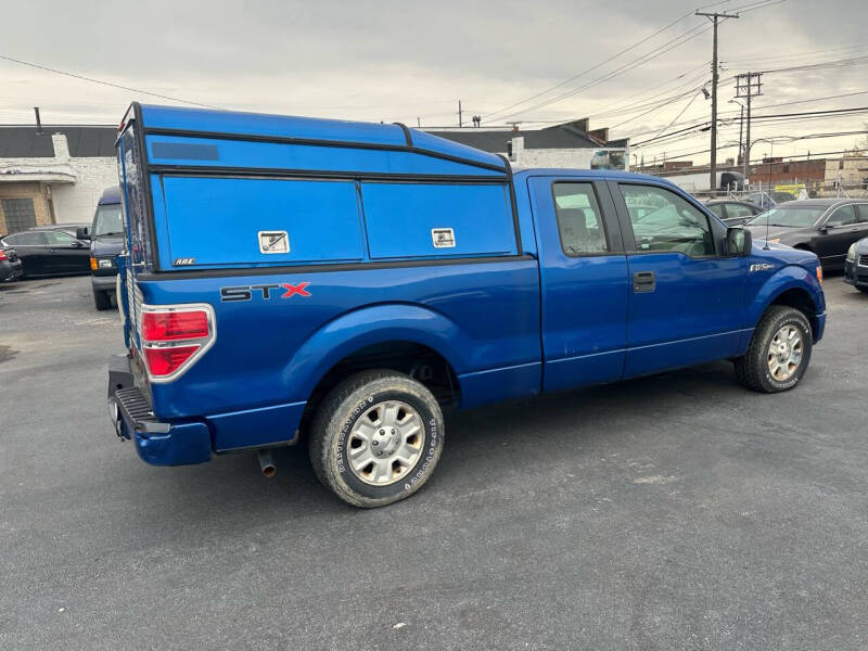 2009 Ford F-150 STX photo 23