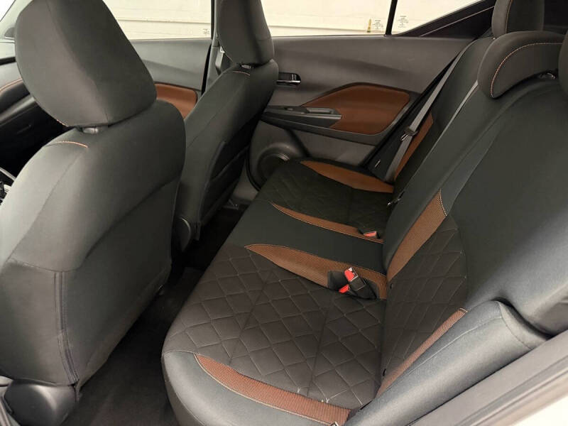 2020 Nissan Kicks SR