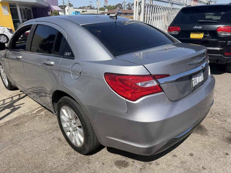 2014 Chrysler 200 LX