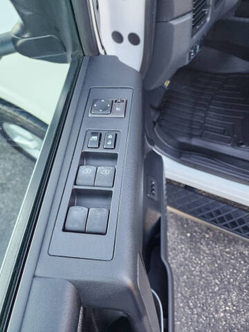 2011 Nissan Titan SL