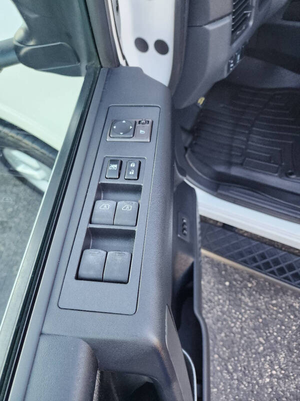 2011 Nissan Titan SL