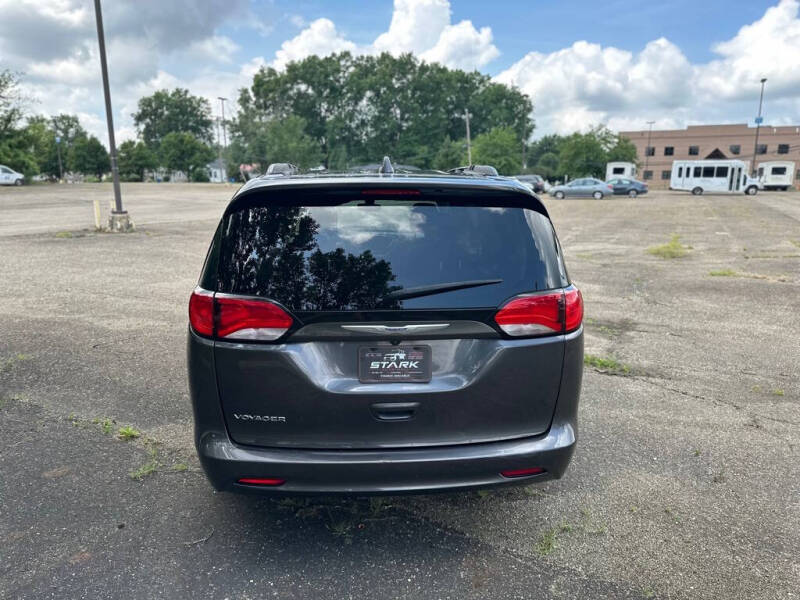2020 Chrysler Voyager LXi