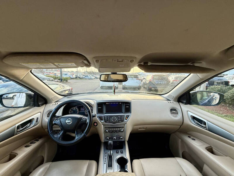 2017 Nissan Pathfinder SL