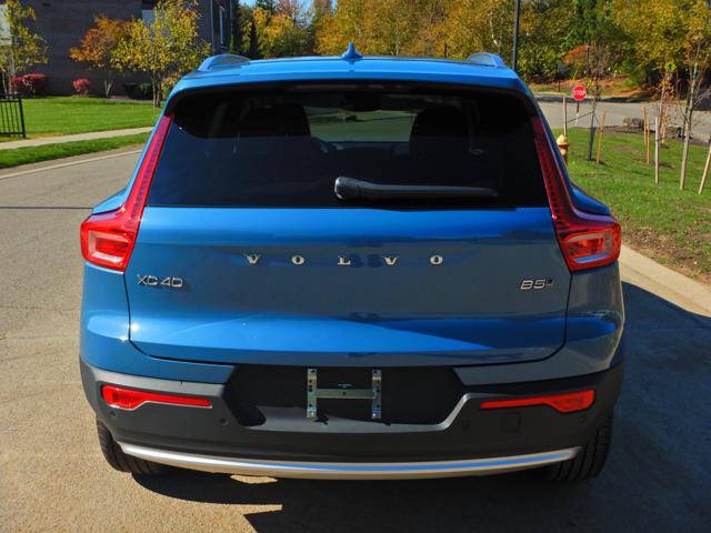 2025 Volvo XC40 B5 Core Bright Theme