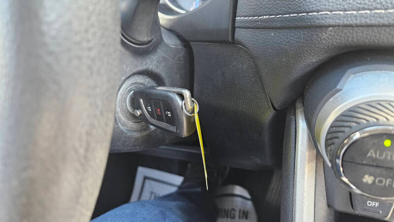 2021 Toyota RAV4 Hybrid LE