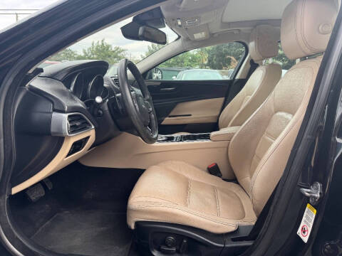 2017 Jaguar XE 35t Prestige