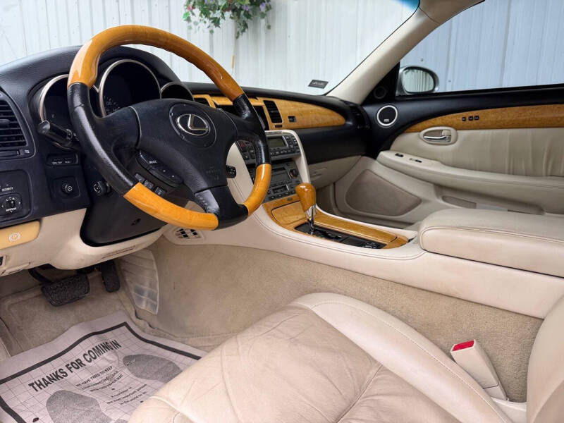 2005 Lexus SC 430