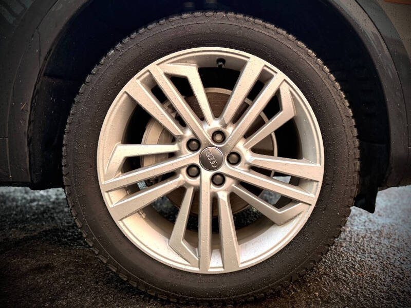 2018 Audi Q5 2.0T quattro Premium Plus