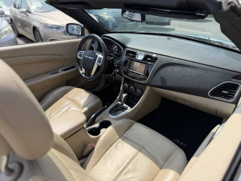 2013 Chrysler 200 Limited