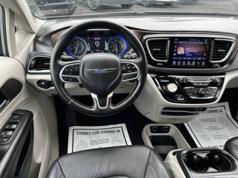 2017 Chrysler Pacifica Touring-L Plus