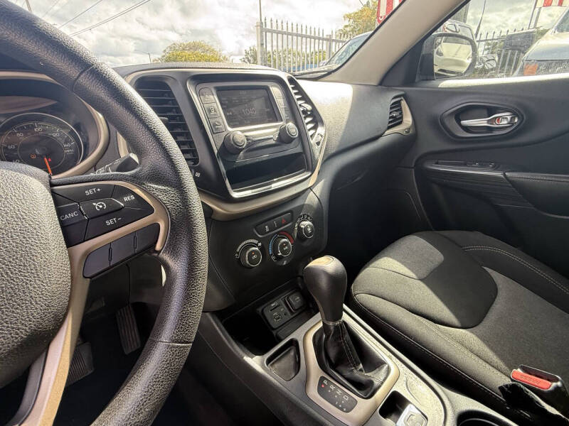 2016 Jeep Cherokee Sport Altitude