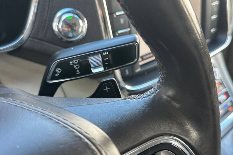 2017 Lincoln Continental Select