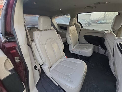 2017 Chrysler Pacifica Touring-L Plus