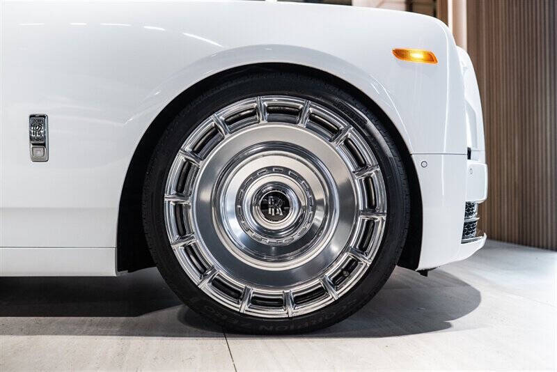 2025 Rolls-Royce Phantom